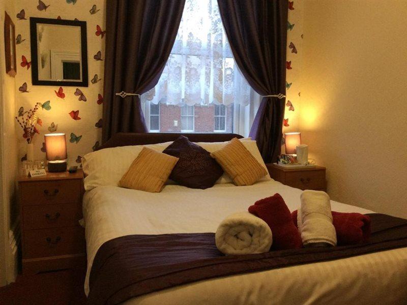 Beverley Dean - Children Over 5 Years Welcome - Continental Breakfast Blackpool