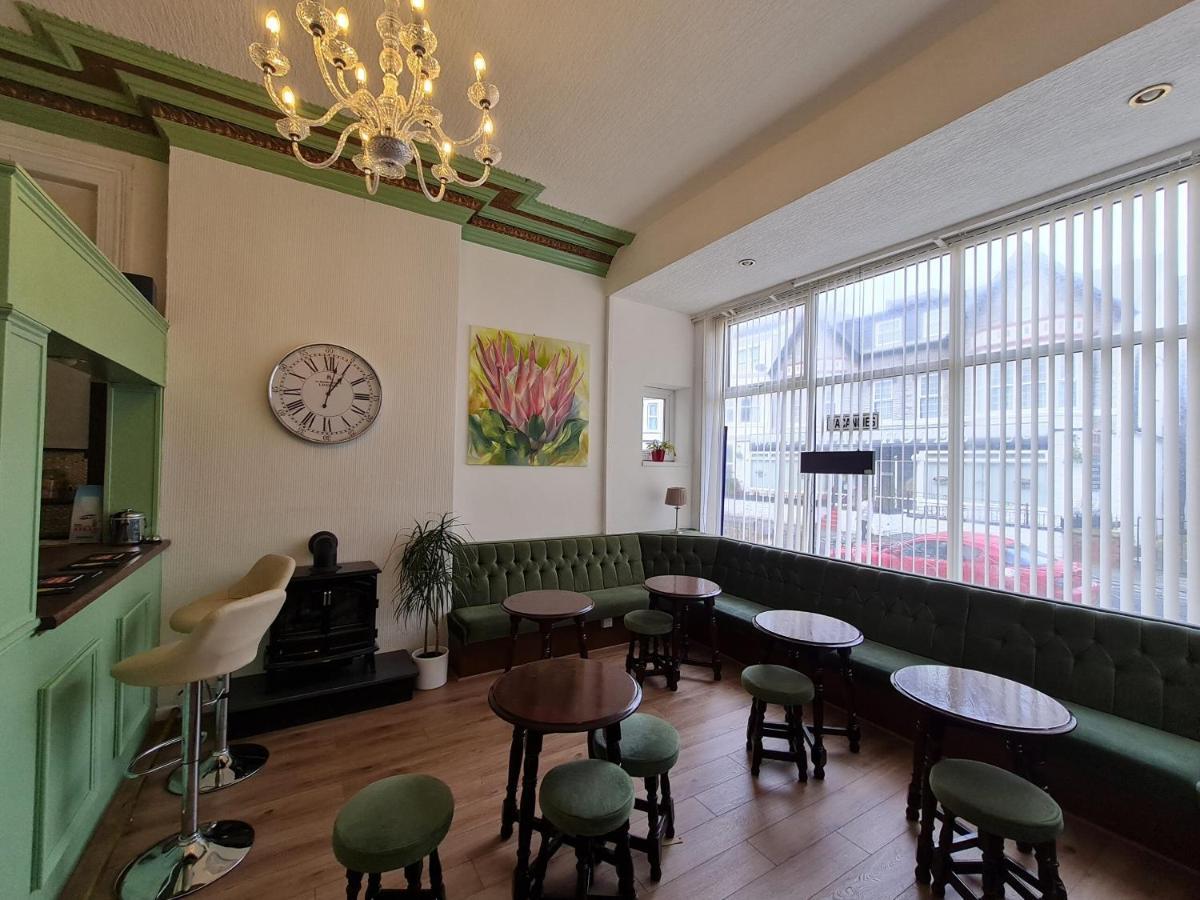 Beverley Dean - Children Over 5 Years Welcome - Continental Breakfast Blackpool