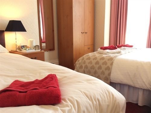 Beverley Dean - Children Over 5 Years Welcome - Continental Breakfast Blackpool